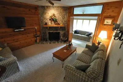Image de Super Charmant Swiss Mountain Condo à 7 Ressorts - Navette Gratuite 24/7