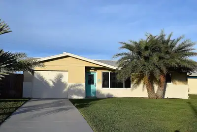 Image de Un petit bijou au bord de la mer attend votre arrivée à On Beach Time.