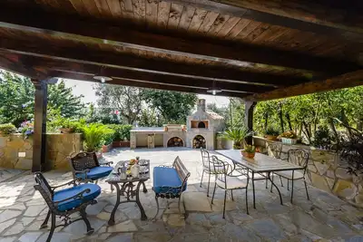 Image de Appartement 100 m² avec belle terrasse extérieure sur la côte de Sorrente