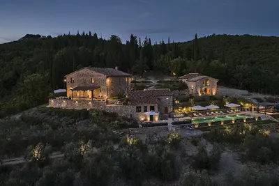 Image de Isola Serena - villa de luxe privée - Chianti - Piscine et vue imprenable