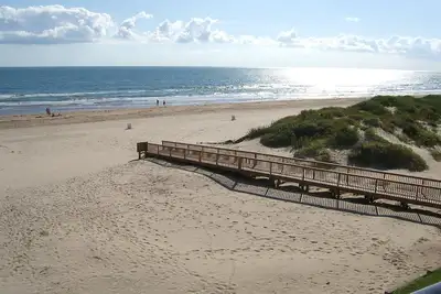 Image de Location de condo sur la plage par le propriétaire South Padre Island à côté du parc Schlitterbahn