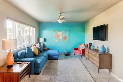 Image de Mid-Century 2br Scottsdale Condo, à pied de la vieille ville