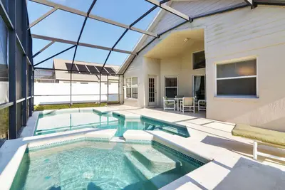 Image de Welcome to The Magic House, 3 miles from Disney World, pool\/spa, free wifi