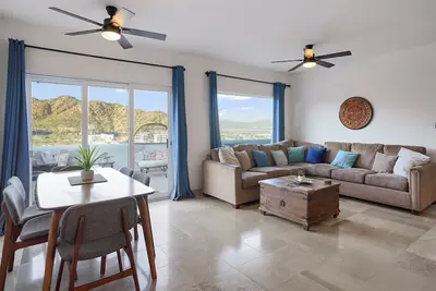 Image de Des vues étonnantes de ce magnifique condo Pedregal!