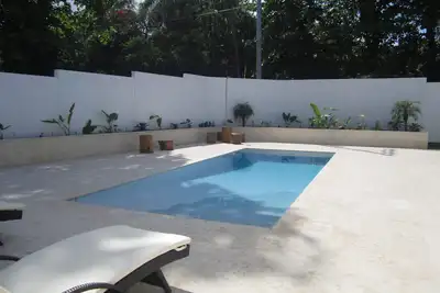 Image de Villa Blanc 200 $ Sans DÉPÔT / Frais De Nettoyage