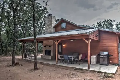 Image de Trinity Trails: Cabane de Cedar Springs sur 6 acres privés sur le lac Aquilla