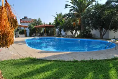 Maisonnettes indépendantes dans le Péloponnèse avec piscine