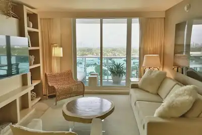 Image de Luxueux condo sur la plage avec 2 chambres / 2 salles de bain et 1 maisons. Unité de coin avec vue imprenable