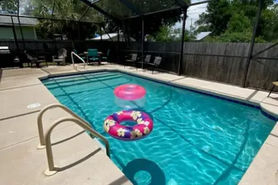 Image de Maison de plage avec piscine privée Grands tarifs \"Location de voiturettes de golf disponibles\"