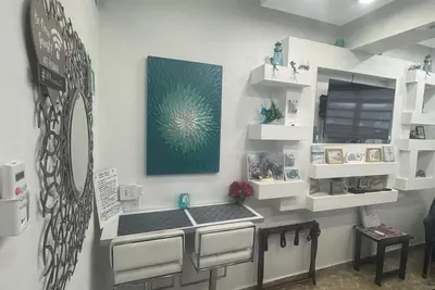 Image de Studio moderne à quelques pas de la plage / Parking gratuit