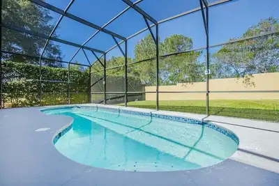 Image de Haut de gamme 5 chambres 3. 5 salles de bain piscine privée Accueil w / salle de jeux à proximité des parcs à thème