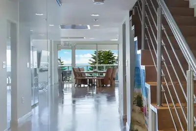 Image de Appartement Luxueux de 192m2 à Miami Beach, Sur 2 Niveaux Faces À La Mer