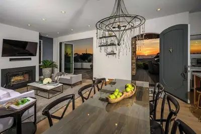 Image de Oceanview, Luxe 4 Chambres avec salle de bain 4 Résidence privée