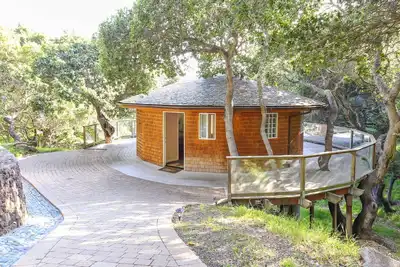 Image de Belle, Cottage Bay View isolé dans les arbres