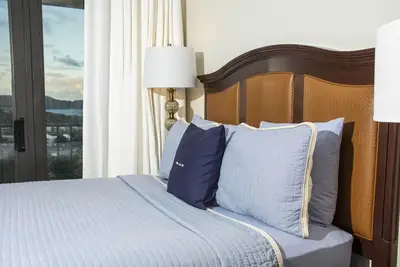 Image de Charmant Studio W / Balcon-Sapphire Village- RedHook / WiFi haut débit gratuit