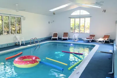 Image de Grand complexe familial avec piscine privée - Profitez. Se détendre. Divertir