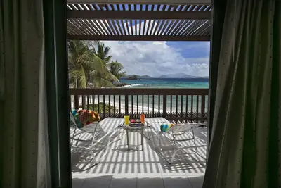 Image de Haute saison en vente! ! ! Sapphire Beachfront Condo - Wi-Fi gratuit