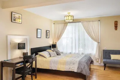 Image de West Portal Studio Peekaboo Ocean View et pratique!