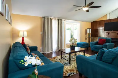 Image de Près de Anaheim Disney & Walk to Convention Center, maison unifamiliale 3br