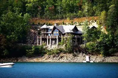 Image de Magnifique cabine au bord du lac Nantahala!