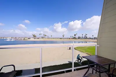Image de Beachfront Beauty - Best on the Bay, Perfect Location.