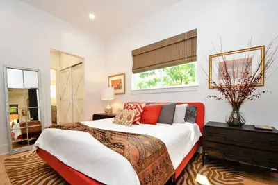 Image de Une très rare trouvaille - Élégant Audubon Park Uptown Town Home