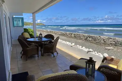 Image de Ocean's Edge Luxury 'Kathryn's Joy' Oceanfront Condo / Fema accueillis