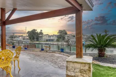 Image de Canal, quai privé, grande terrasse, au large d’Estes Flats et de la baie d’Aransas. . . Une pêche exceptionnelle