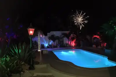 Image de Piscine privée Villa de 3 chambres à coucher ~ 90 secondes de la plage ~ Piscine privée et tiki Ba