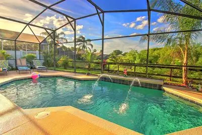 Image de Villa d'aventure - Salle à manger de beauté et de bête - Chambres à thème et à personnaliser - Piscine privée