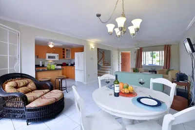 Image de Superbe Montego Bay Country Club Location, décor frais et parfaitement prix!