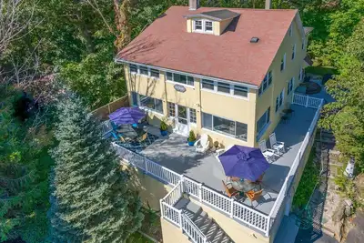 Image de Grande maison familiale entre Good Harbor et Long Beach