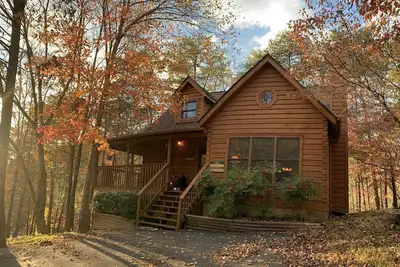 Image de L'Automne Est Ici! Facile Voyage Rds-Near Dw & Pkwy-Pvt Pkng-Hot Tub-Pool Tbl-WiFi