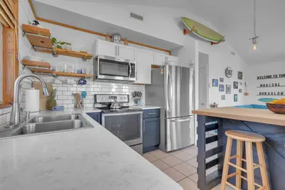 Image de Magical Bungalow Obx (Promenade à la plage + planches de surf)