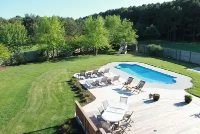 Image de Retraite familiale avec piscine creusée sur la baie de Chesapeake et grand golf