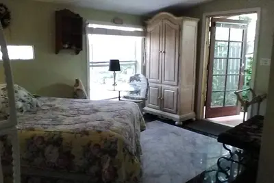 Image de Chalet isolé et confortable dans le centre de la ville