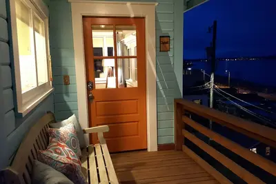 Image de Dragonfly Beach House: marcher sur la plage ou faire tremper sous les étoiles dans le bain à remous!