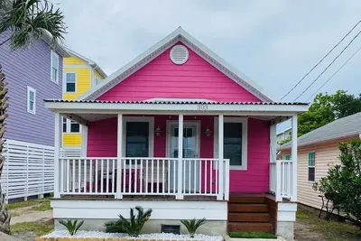 Image de Cutest Chalet sur le Beach- Wifi Gratuit et blanchisserie inclus