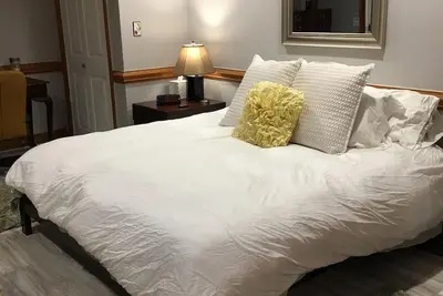 Image de Douce petite maison de montagne de premier niveau nichée à Black Mountain