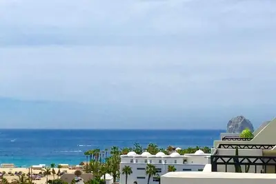 Image de Penthouse de 1700 pieds carrés à Medano Beach, Cabo San Lucas