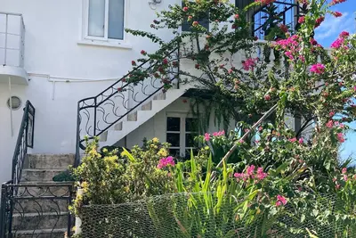 Image de Location de charme Villa Hillside!
