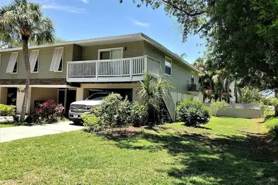 Image de Excellent Emplacement Au Coeur De La Plage De Holmes Sur L'ÎLE Anna Maria!