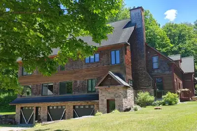 Image de Summer Fun Vermont Getaway avec 2 bains à remous, Animaux acceptés, Animaux acceptés