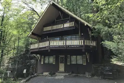 Image de Près de Ski Lodge / Hot Tub / wifi / table de billard et Ping Pong / accès à la piscine