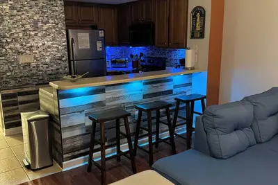 Image de \"Awesomeness à son meilleur\" Beach Front 5th Floor Condo. (Service de plage Gratuit)