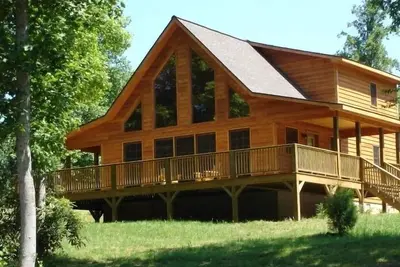 Image de Romatic Chalet de Montagne avec Stream, Étang & Gazebo - Internet sans fil gratuit