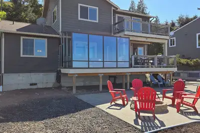 Image de Beachfront Newer Home Avec ÎLE Sunrm Facin Protection @ Diamond Point