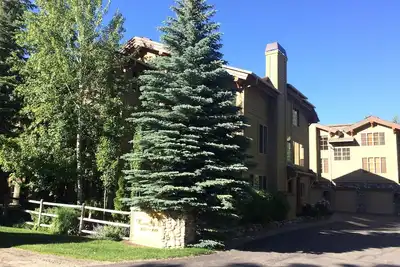 Image de Condo haut de gamme au cœur de Sun Valley - à pied de ski, ville, Vélo + Golf