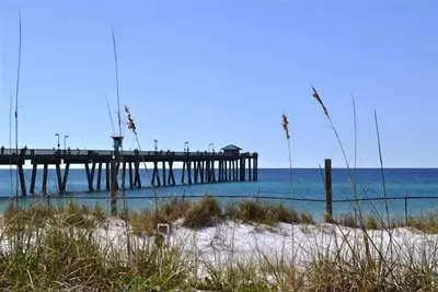 Image de Prêt 4 la plage⛱ Piscine CHAUFFÉE Un Coucher De Soleil Sur Le Service De Plage Gratuit De L'ÎLE 😎🐬��