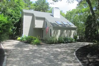 Image de New Seabury Belle maison privée, Central Ac avec espace extérieur fabuleux!
